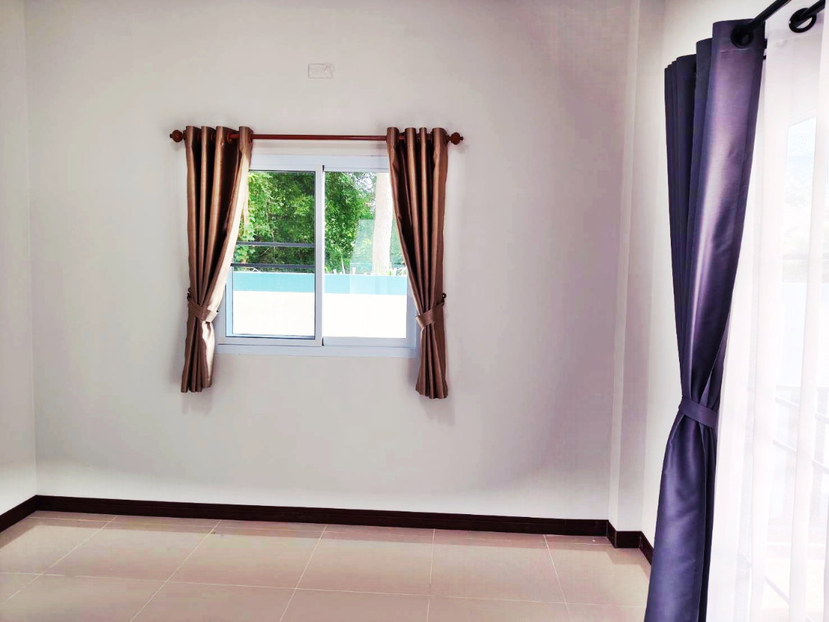รูป ขายต่ำกว่าประเมิน! ขายบ้านเดี่ยวสร้างใหม่ 72 ตร.ว. สันป่าตอง เชียงใหม่ 3 นอน 2 น้ำ หลัง รพ.สันป่าตอง 086-301-6161 - รูปที่ 4/11
