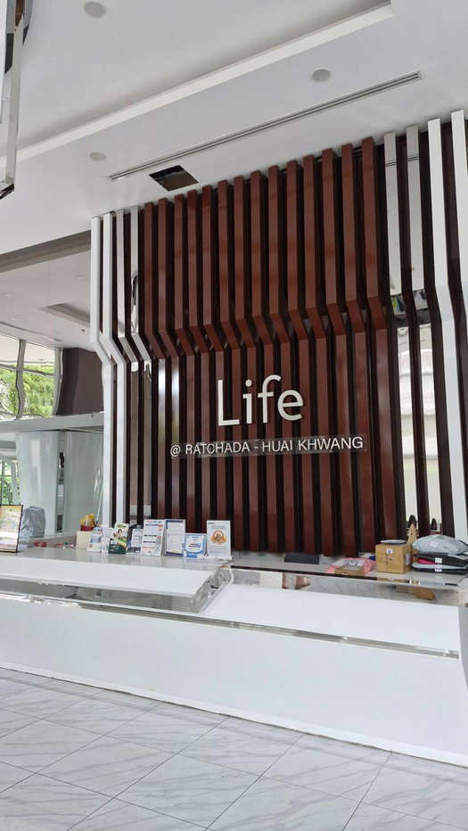 picture Next Step to MRT. Condo Life @ Ratchada Huay Kwang 125000 THB/month 30 sqm. Line ID : Adambma - 19/20