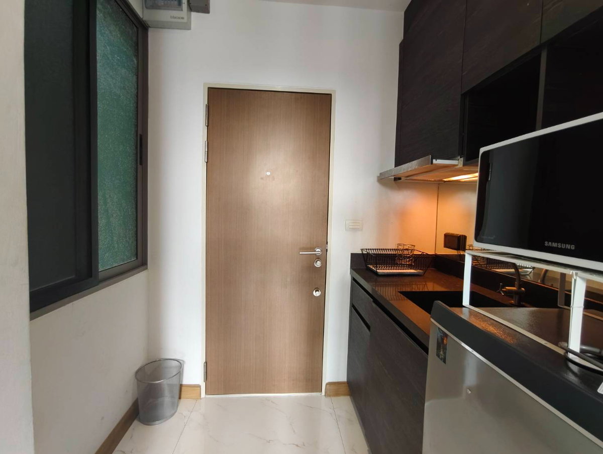 picture OMG335  [ Quad Sathorn ]  Nice Studio unit ++ Cheap RENT ++ Available NOW 30-Jun-26 - 9/9