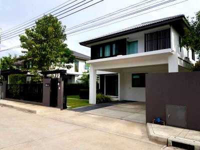 เช่าบ้านเดี่ยว ถนนบางนา - ตราด : LTH15849 – Spacious House for Rent Bangna | Mantana Bangna Km.7 | Near Mega Bangna & Concordian International School | 72,000 THB