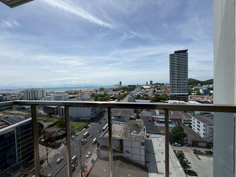 picture KEEN Centre Sriracha condo for rent. Stunning common areas, beautiful Japanese-style rooms. - 4/18