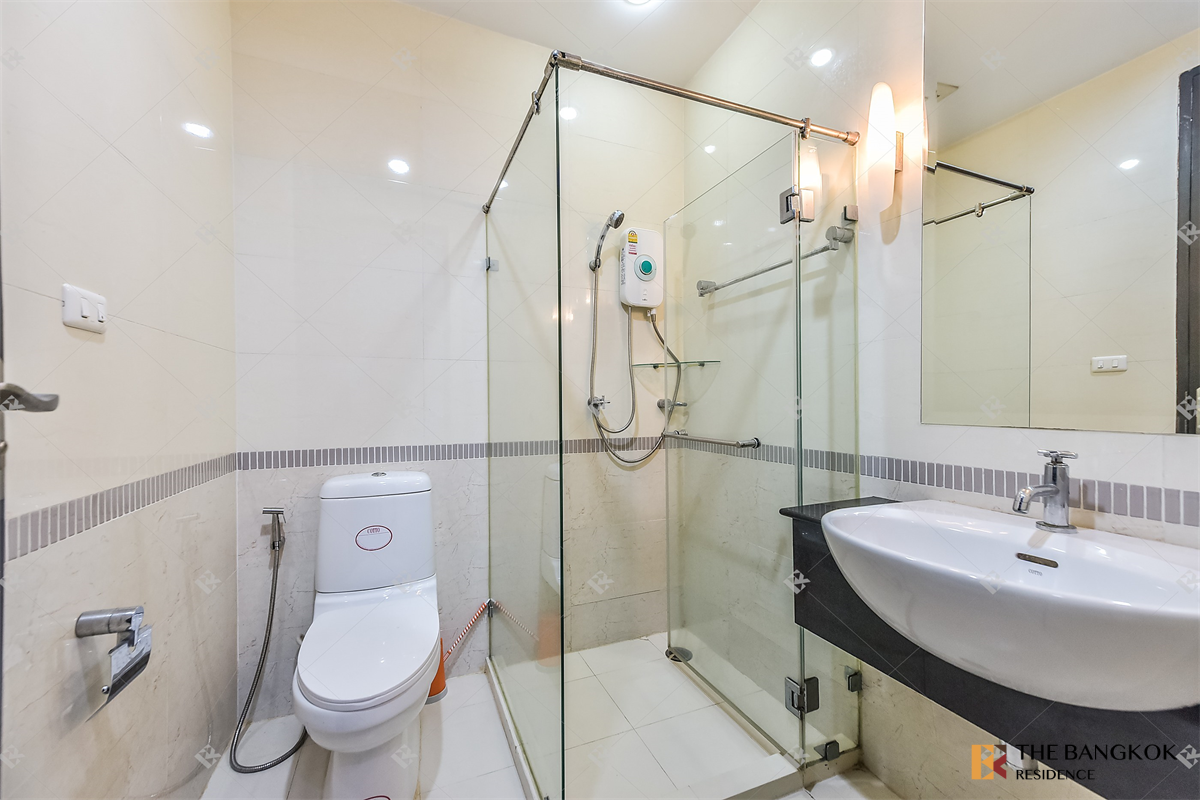 picture Baan Klang Krung Siam Pathumwan near Airport Rail Link Phaya Thai Station Move-in Ready, Just Bring Your Stuff - 10/10