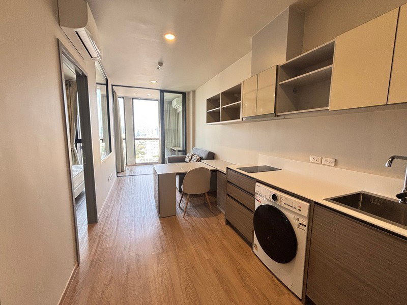 รูป A045884 The Issara Sathorn - รูปที่ 8/8