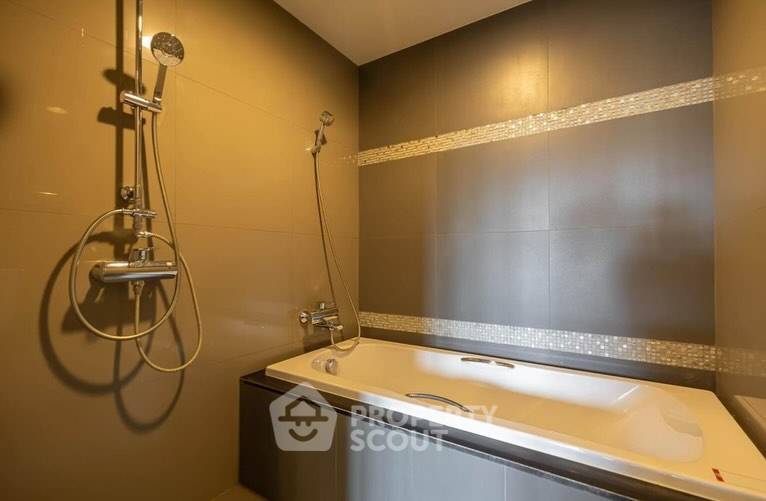 รูป คอนโด 1 ห้องนอน The Crest Sukhumvit 34 ใกล้ BTS ทองหล่อ 200 ม. (ID 1981387) - รูปที่ 3/7