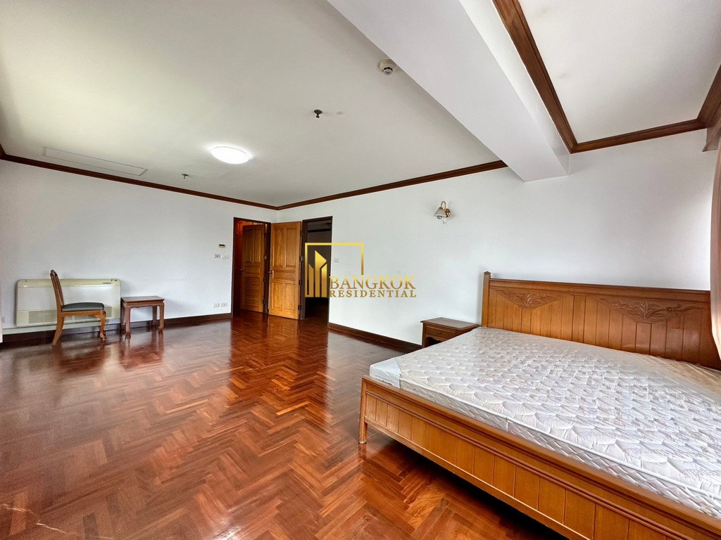 รูป Le Raffine 24 | Expansive 6 Bedroom Penthouse For Sale - BR17760CD - รูปที่ 37/56