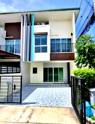 ทาวน์โฮม กรุงเทพมหานคร : ขายทาวน์เฮาส์ 2 ชั้น 19 ตร.ว. หลังมุม รีโนเวทใหม่หมู่บ้านซิตี้เซนส์ วัชรพล | หน้าสวน บรรยากาศร่มรื่น ใกล้เพลินนารีมอลล์