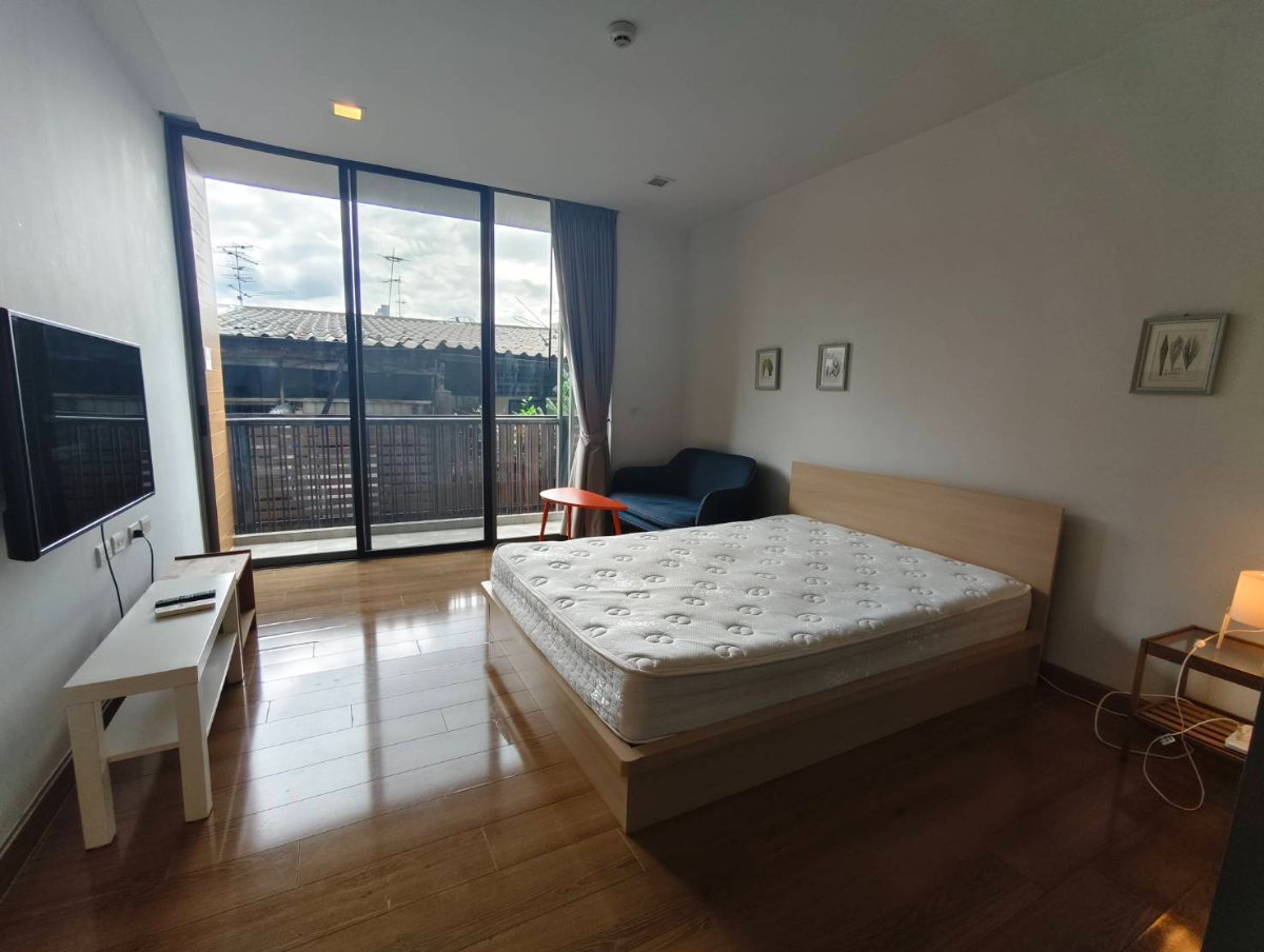 picture OMG335  [ Quad Sathorn ]  Nice Studio unit ++ Cheap RENT ++ Available NOW 30-Jun-26 - 1/9