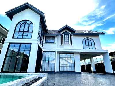 Houses for sale Chiang Mai : Pool villa house for sale ! Near Lotus kamtieng . Phatun Muangchiangmai