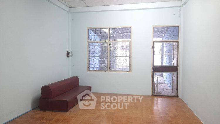 picture Pet-Friendly 2-BR Townhouse For Sale In Samrong Nuea, No BTS Info (ID 3050599) - 3/8