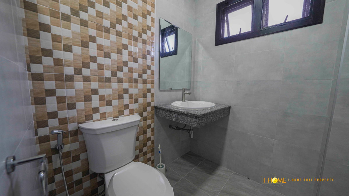picture  Spacious 2-Storey Detached House for Rent - 36/43