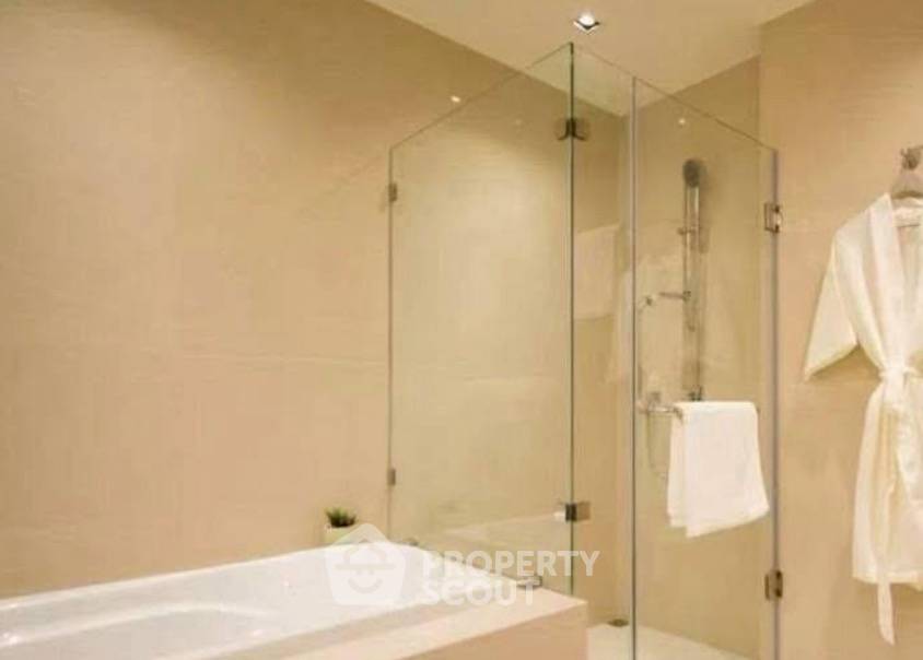 picture 2-BR Condo For sale at Vtara 36, 7th Floor Near BTS Thong Lor (ID 3050812) - 2/6