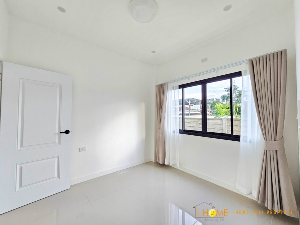 picture Fully Furnished 4-Bedroom Detached House for Rent | Small Pets Allowed - 13/28