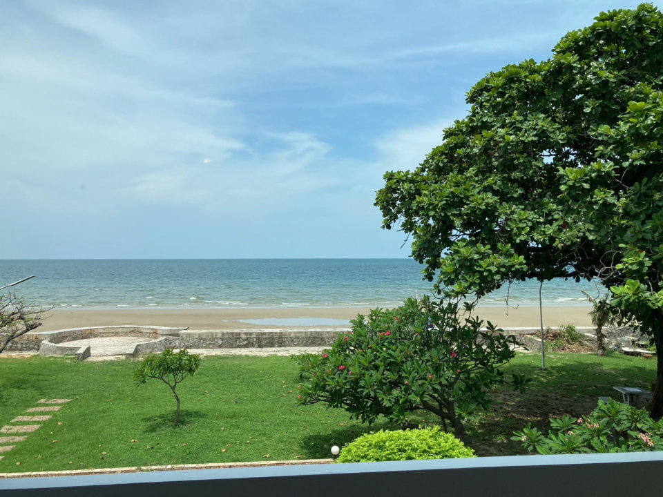 รูป บ้านพร้อมที่ดินแปลงงามติดทะเล บนทำเลศักยภาพพร้อมชายหาดส่วนตัว เหมาะสำหรับบ้านพักตากอากาศ  -SW003851 - รูปที่ 9/17