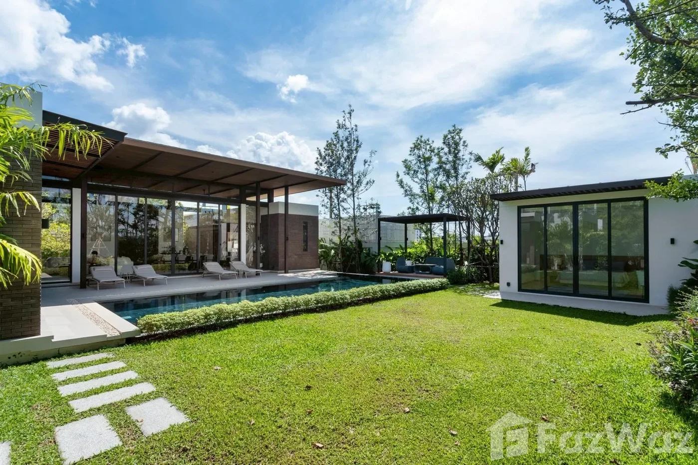 รูป วิลล่าให้เช่า 4 ห้องนอน ในโครงการ Boat Avenue Residence 5876314 - รูปที่ 2/18