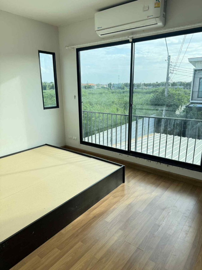 รูป 🏡 #ให้เช่าทาวน์โฮมส์2ชั้นหลังริม ปลูกต้นไม้เลี้ยงสัตว์ได้สวยสวย #โครงการเดอะคอนเนค43 วงแหวนรามอินทรา2 ราคา15,000/เดือน - รูปที่ 5/15