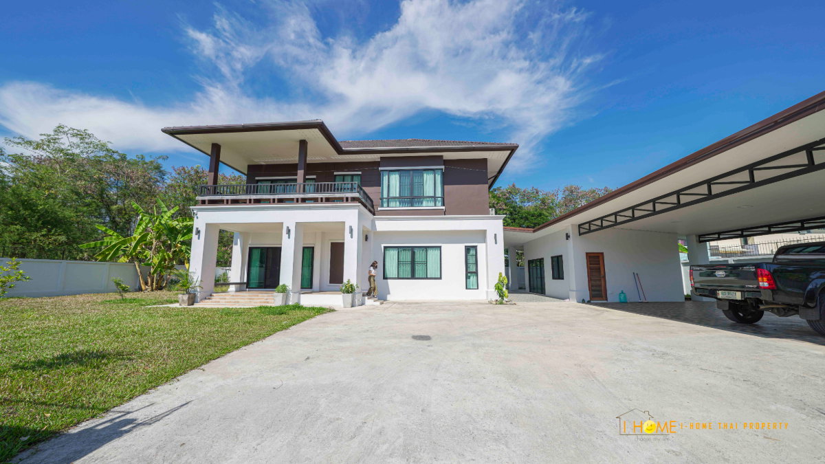 picture  Spacious 2-Storey Detached House for Rent - 3/43