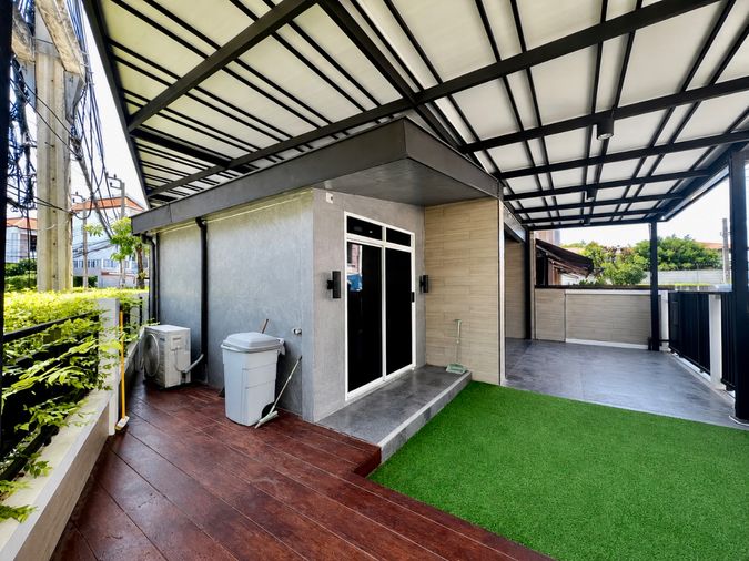 2-bed townhouse for rent, 132 sqm, 30 sq wah, Baan Klang Muang S-Sense Rama 9 - Ladprao