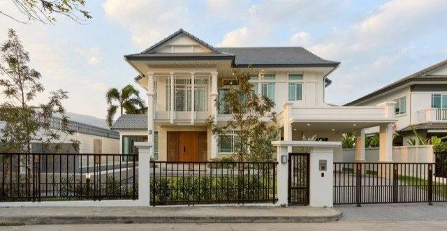picture Luxury Pool Villa for Sale!! at Serene Lake Communities gated !! - 1/8
