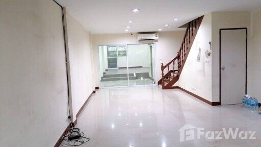 รูป ขาย ทาวน์เฮ้าส์ 2 ห้องนอน ใน บางจาก, กรุงเทพมหานคร 1953139 - รูปที่ 3/8