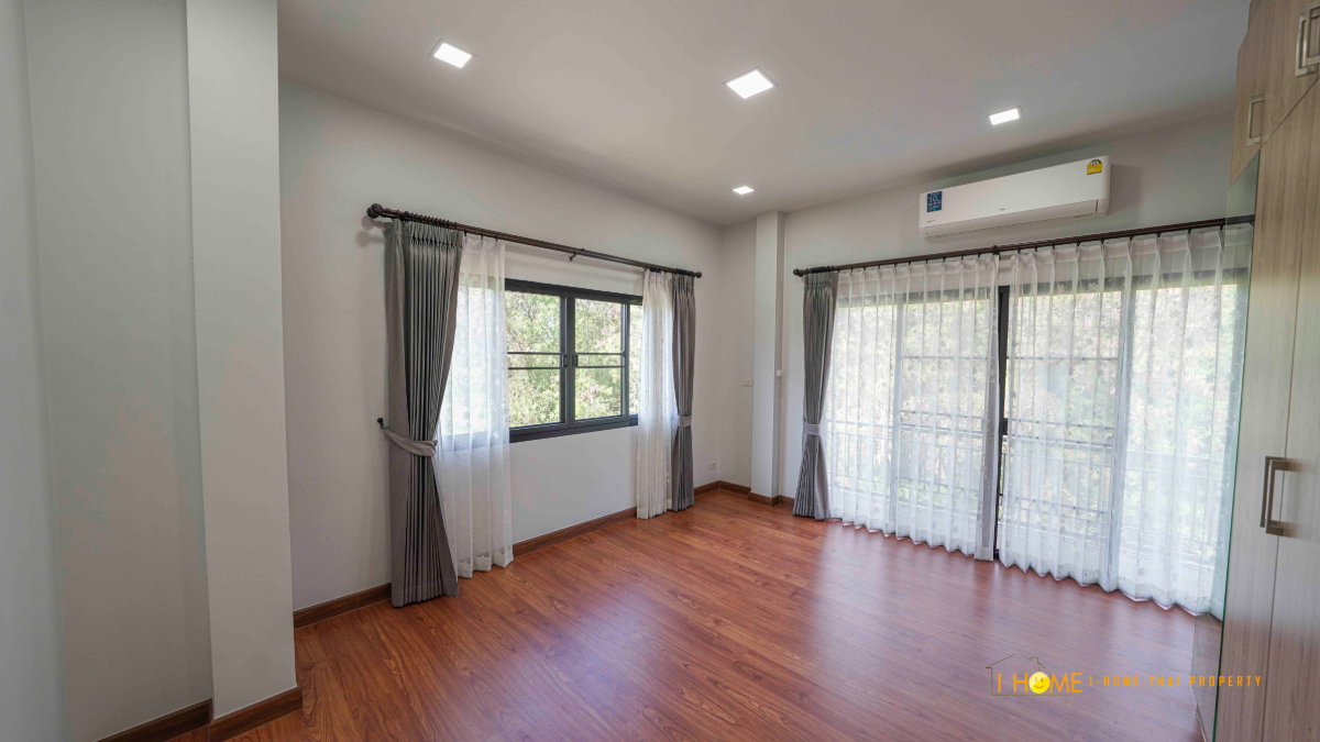 picture  Spacious 2-Storey Detached House for Rent - 27/43