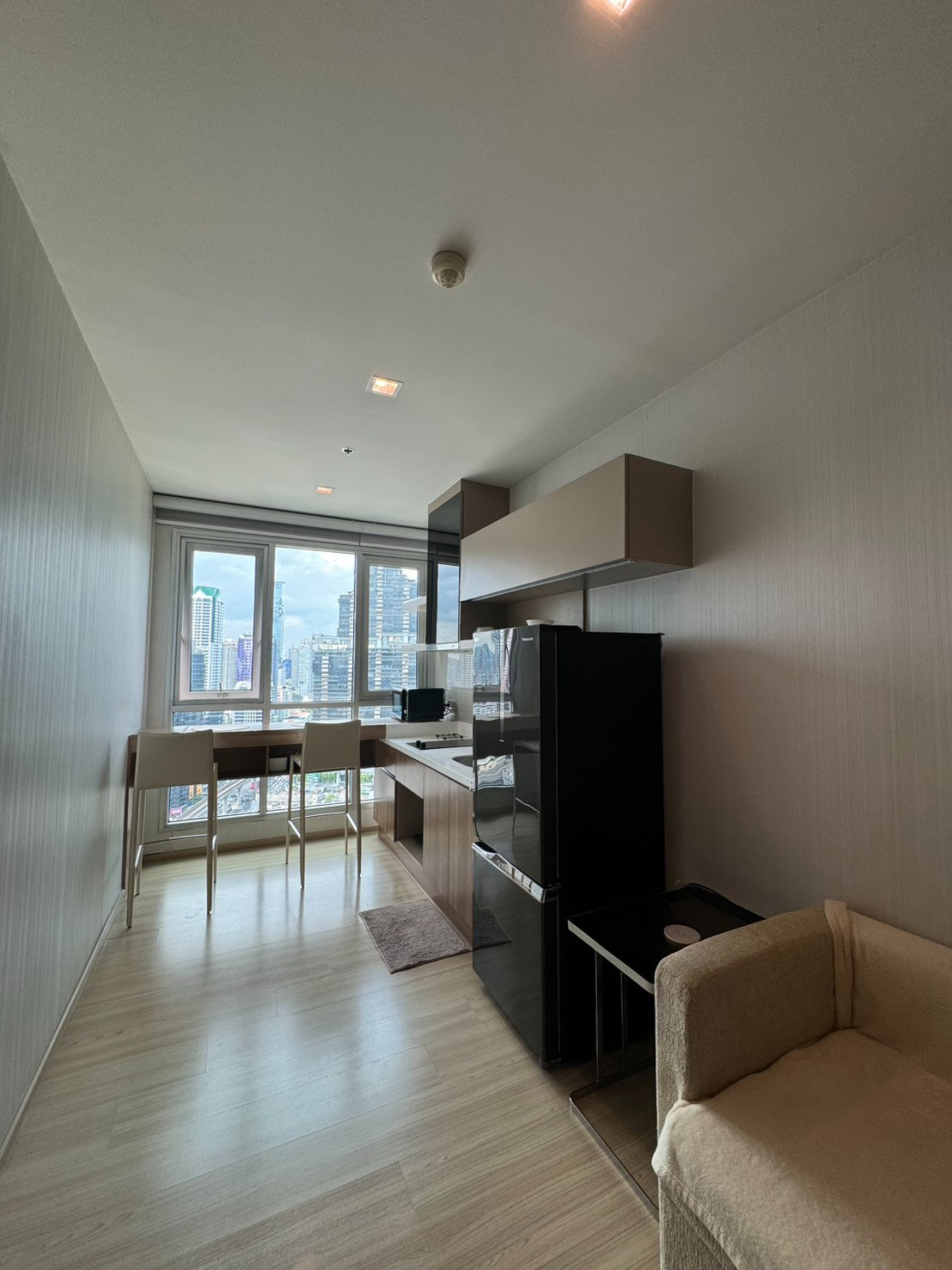 🌇Rhythm Sathorn 21 for Rent" BTS Taksin 250 m. "  (ให้เช่าคอนโดริธึ่มสาทร) 1b 1b 35 sqm /BTS Taksinqm