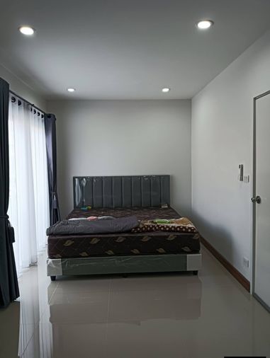 3-bed townhouse for sale, 18.5 sq wah, The Connect Suksawat 26