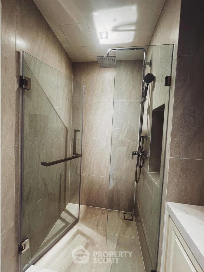 picture Well-Priced 1-BR 30 Sqm Altitude Symphony Charoenkrung,  BTS Saphan Taksin (ID 2104825) - 7/10