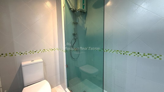 🛏️ Studio - 🛁 1 ห้องน้ำ - 🏙️ City View - 🌏 ชื่อชาวต่างชาติ - 🏢 Jomtien Beach Condominium Pattaya - รหัส: JBC21
