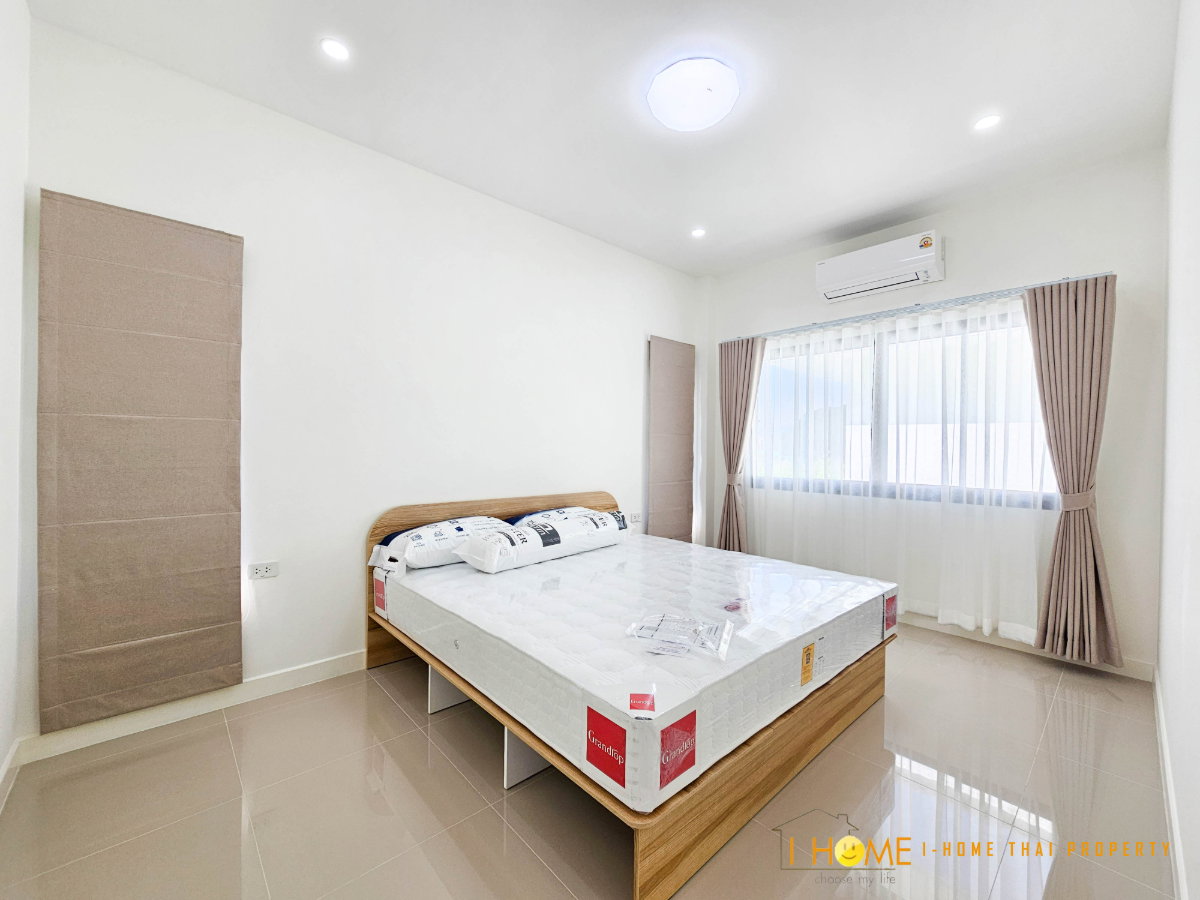 picture Fully Furnished 4-Bedroom Detached House for Rent | Small Pets Allowed - 16/28
