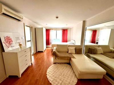 Condos for sale : Lumpini Ville Cultural Center | Studio for sell Nice Furnished and Reasonable Price