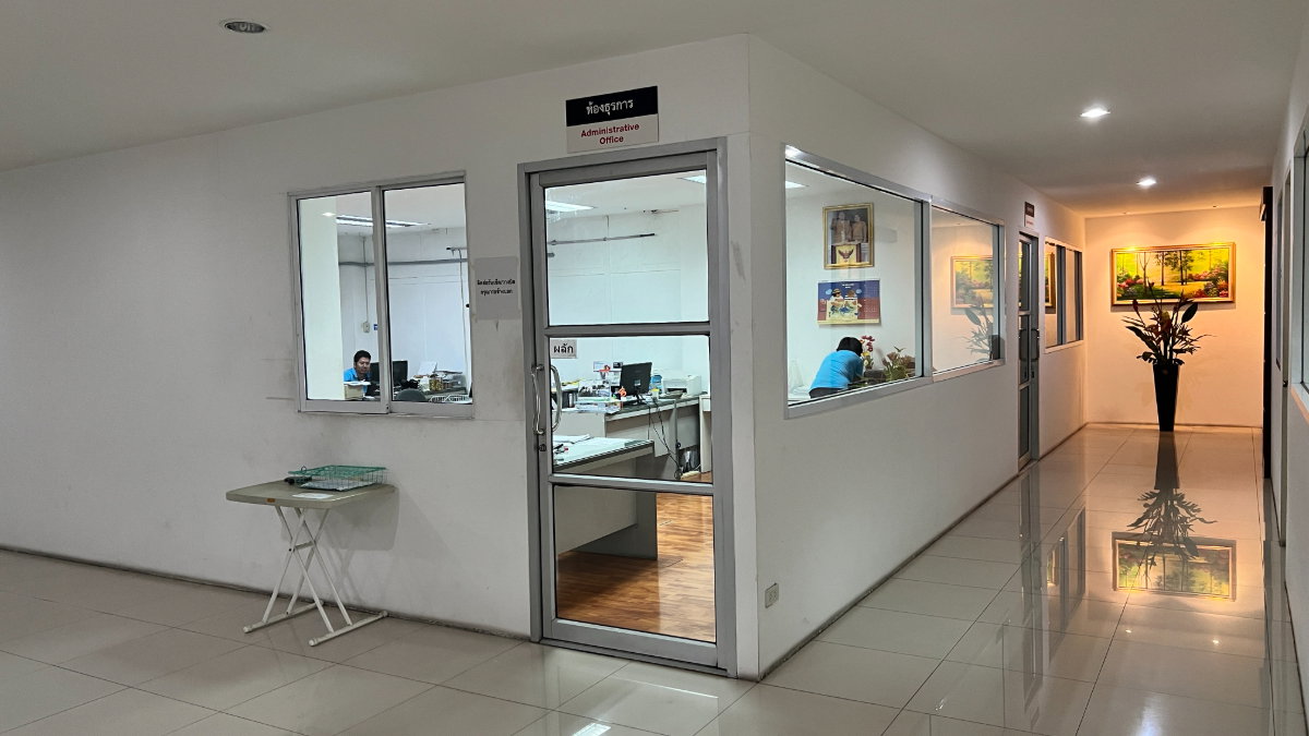 รูป ให้เช่าโรงงานพร้อมสำนักงาน ซอยลาซาล - รูปที่ 1/9