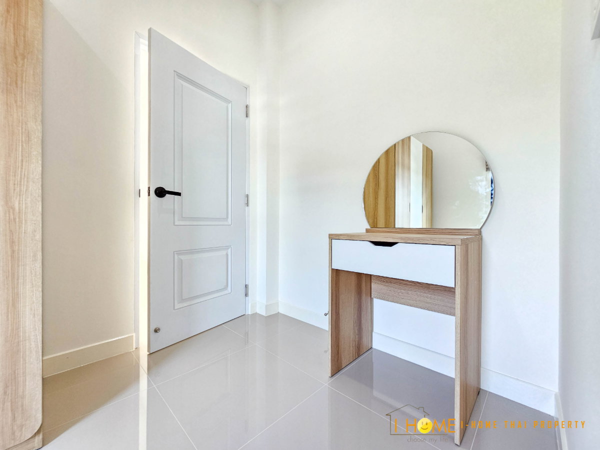 picture Fully Furnished 4-Bedroom Detached House for Rent | Small Pets Allowed - 18/28