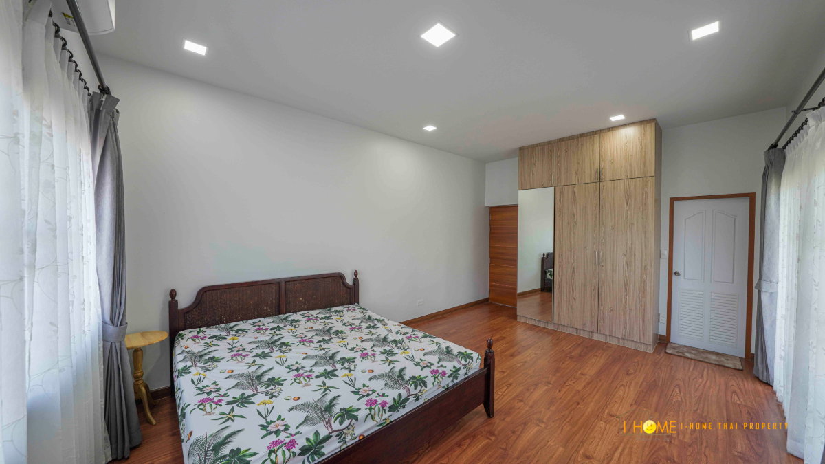 picture  Spacious 2-Storey Detached House for Rent - 33/43