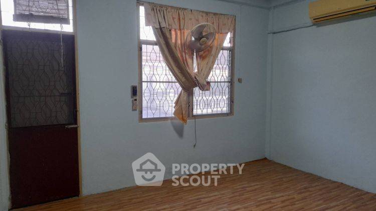 picture Pet-Friendly 2-BR Townhouse For Sale In Samrong Nuea, No BTS Info (ID 3050599) - 5/8