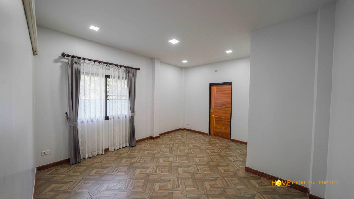 picture  Spacious 2-Storey Detached House for Rent - 17/43
