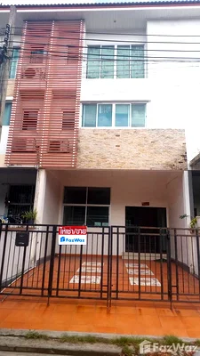 Townhouses for rent Assumption University Huamark Campus (Abac Huamark) : 3 Bedroom Townhouse for rent in Phlapphla, Bangkok  6536580