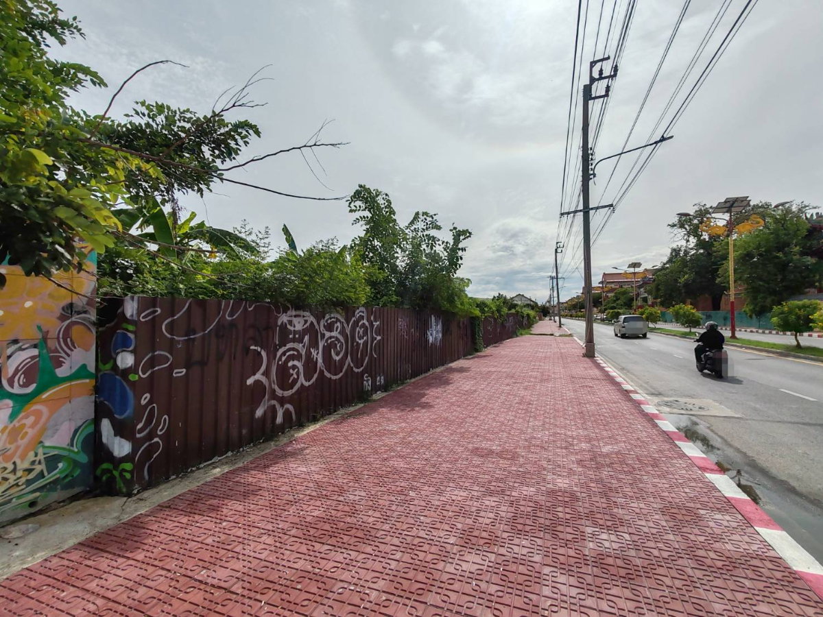 รูป ตรงข้ามวัดเล่งเน่ยยี่ 2 ใกล้เซ็นทรัลเวสต์เกต ขายที่ดินผังเมืองสีแดง 6 ไร่ 24 ตร.ว ติดถนน 2 ด้าน เหมาะ Community Mall และ Mixed Use - รูปที่ 5/8