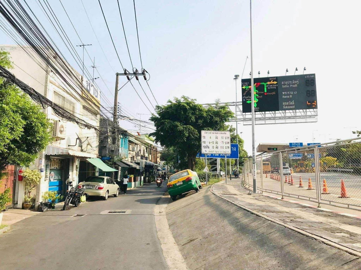รูป 🏠 ขาย บ้านใหม่ ทำเลทองสาทร! 🏠 - รูปที่ 8/17