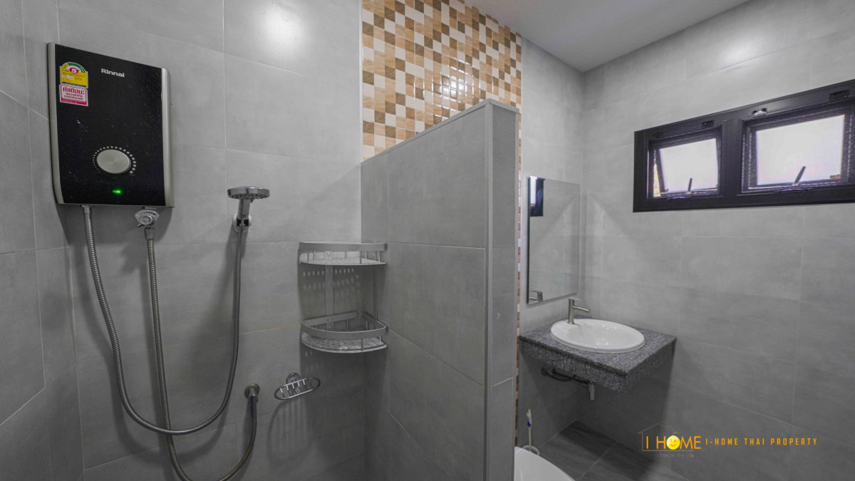 picture  Spacious 2-Storey Detached House for Rent - 35/43