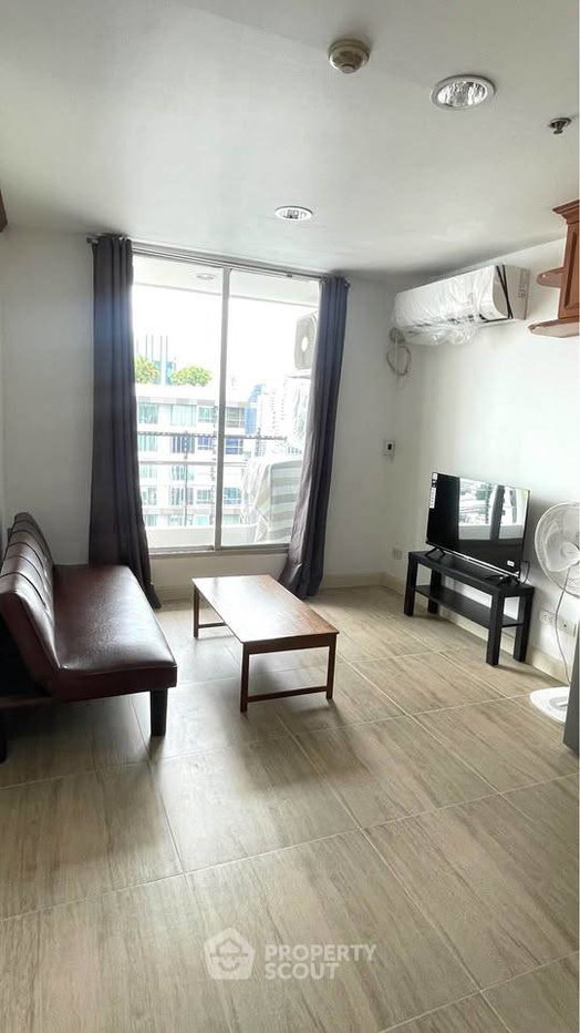 picture High-Floor 2-BR Condo, 50 Sqm Baan Pathumwan near BTS Ratchathewi (ID 3050766) - 12/24