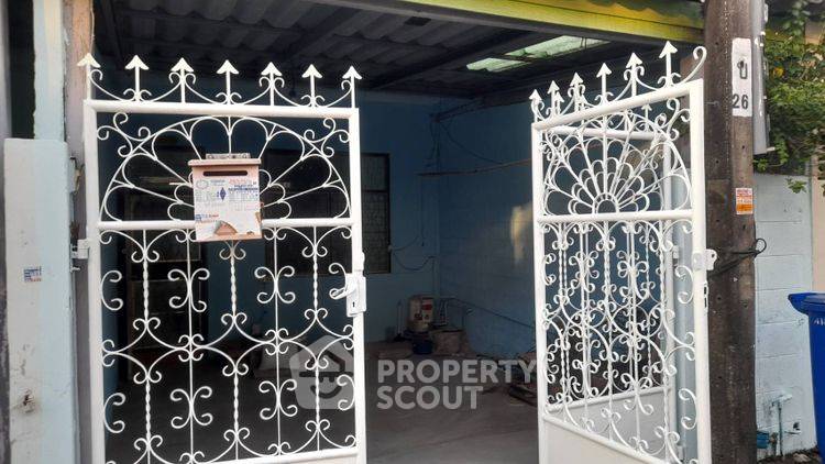 picture Pet-Friendly 2-BR Townhouse For Sale In Samrong Nuea, No BTS Info (ID 3050599) - 1/8