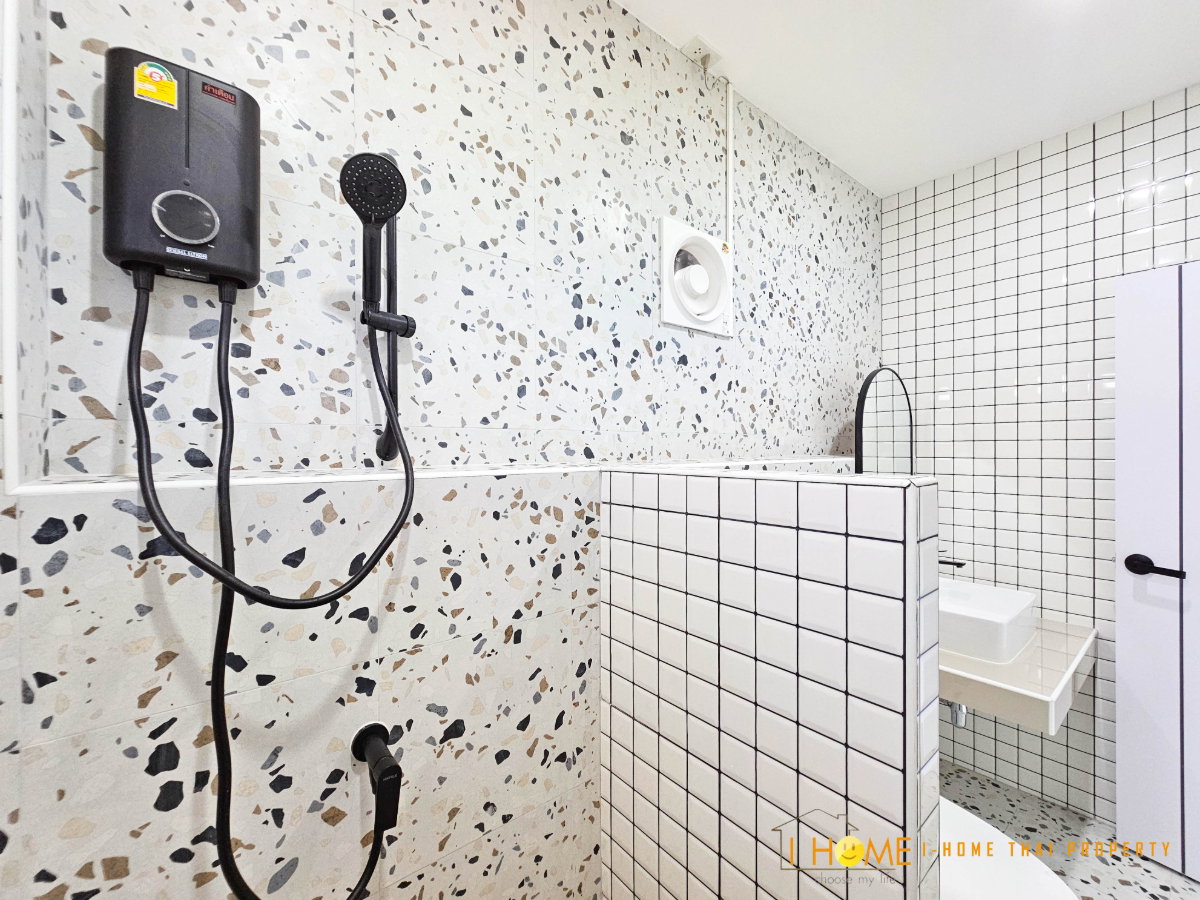 picture Fully Furnished 4-Bedroom Detached House for Rent | Small Pets Allowed - 15/28