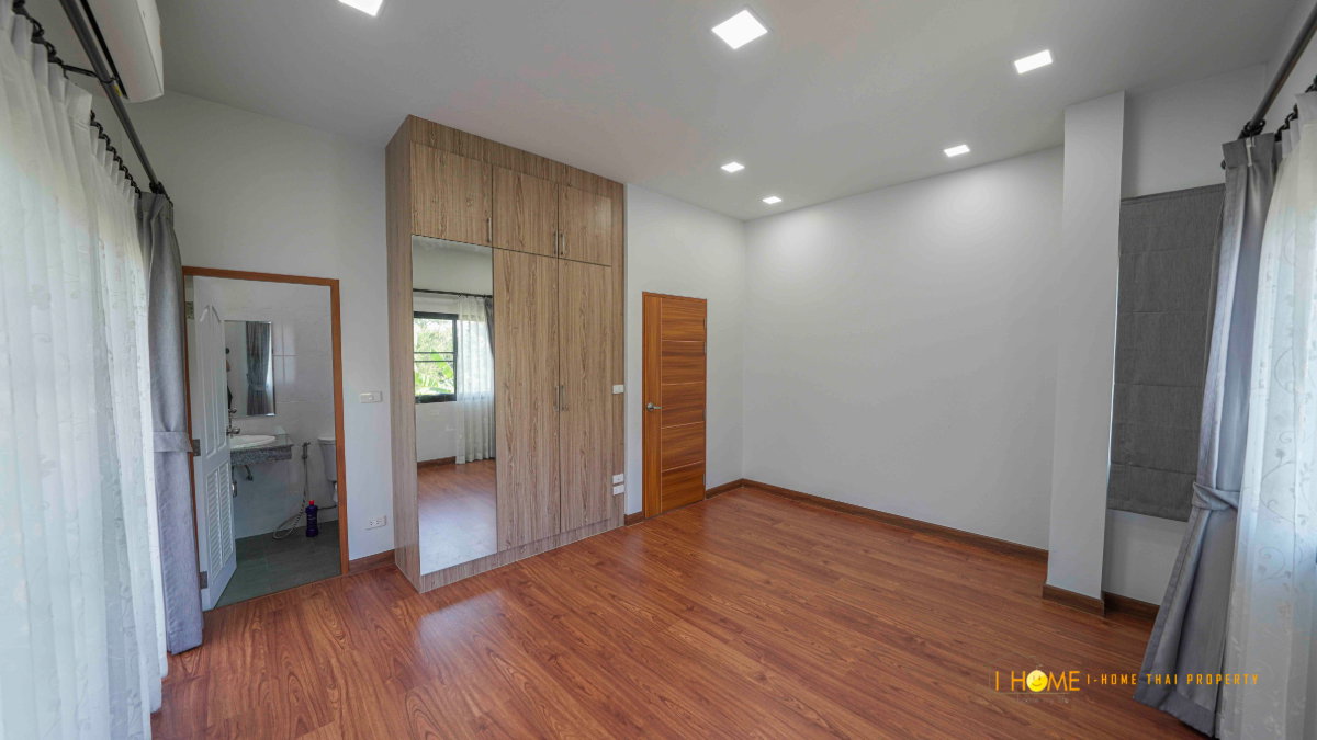 picture  Spacious 2-Storey Detached House for Rent - 28/43