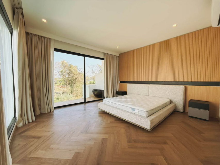 รูป ขาย Pool Villa หลังใหญ่ บรรยากาศหรู อยู่สบายทุกมุม พื้นที่กว้าง ฟังก์ชันครบ สระว่ายน้ำส่วนตัว ใกล้เซนทรัลเฟส โรงพยาบาลกรุงเทพเชียงใหม่ -SW003744 - รูปที่ 7/21