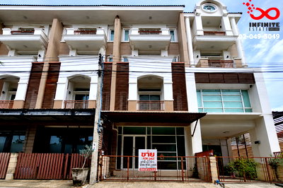 ทาวน์โฮม กรุงเทพมหานคร : ขายทาวน์โฮม 4 ชั้น Premium Place นวมินทร์ – ลาดพร้าว 101 ใกล้ทางด่วนเอกมัย-รามอินทรา พร้อมอยู่