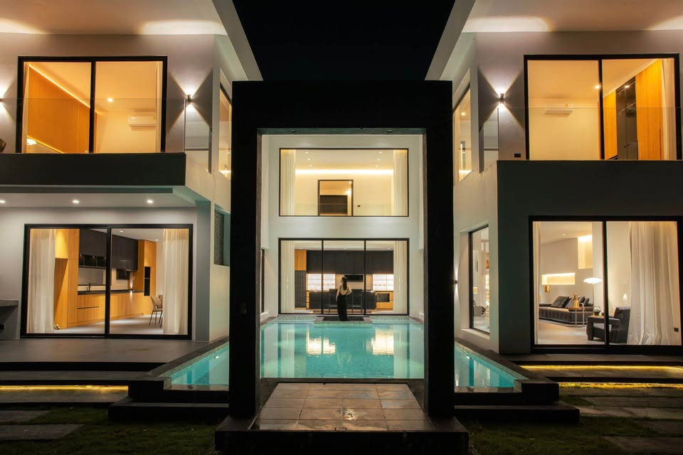 รูป ขาย Pool Villa หลังใหญ่ บรรยากาศหรู อยู่สบายทุกมุม พื้นที่กว้าง ฟังก์ชันครบ สระว่ายน้ำส่วนตัว ใกล้เซนทรัลเฟส โรงพยาบาลกรุงเทพเชียงใหม่ -SW003744 - รูปที่ 4/21