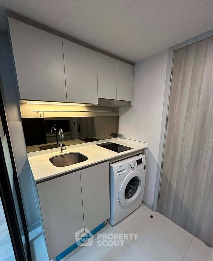 picture High-Floor 1-BR 37 Sqm Knightsbridge Prime Sathorn near BTS Saint Louis (ID 3036382) - 3/5