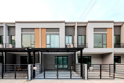 Townhouses for rent Bang Pu Industrial Estate (North) : Code: 26KJ3467  for rent Pleno Sukhumvit - Bangna 2 🔥🔥 Line ID: @kjcondo (with @)🔥🔥