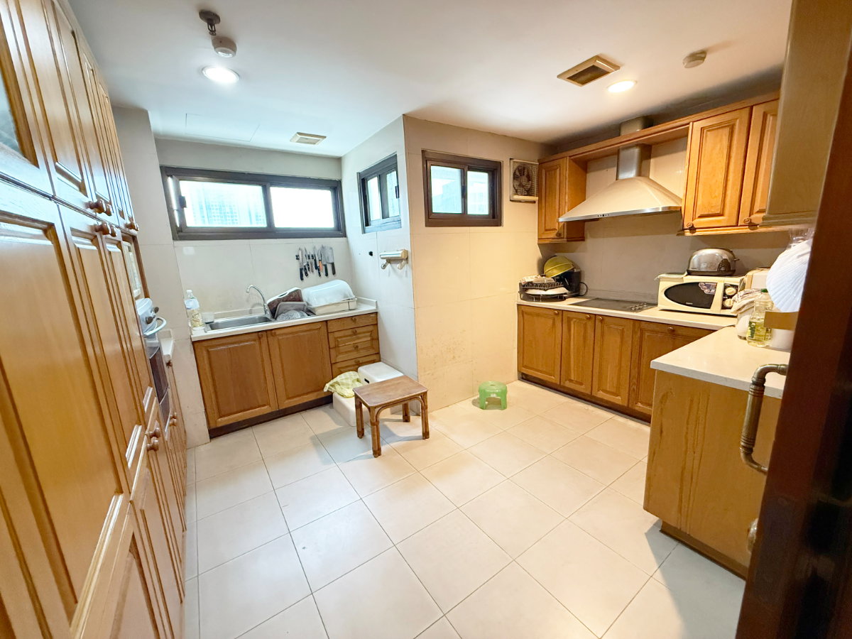 picture For sale 2 connected condos, Modern Town, Khlong Tan, Phra Khanong, Bangkok - 9/21
