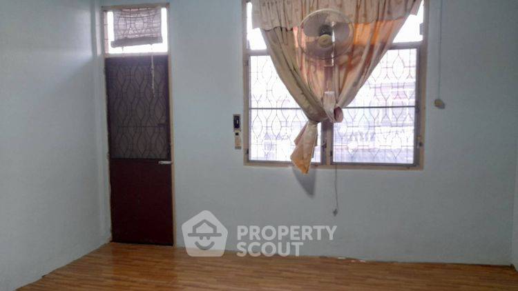 picture Pet-Friendly 2-BR Townhouse For Sale In Samrong Nuea, No BTS Info (ID 3050599) - 6/8